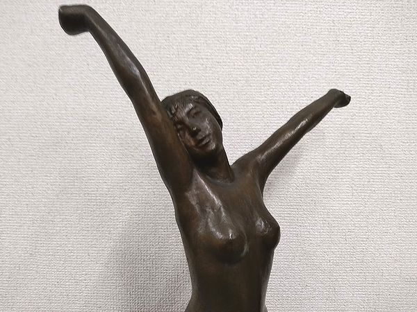 東京都大田区田園調布にて、雨宮敬子のブロンズ裸婦像の買取。 | 六角